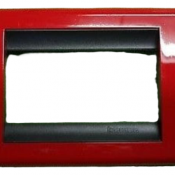 PLACCA BTICINO LIVING CLASSIC 3P ROSSO