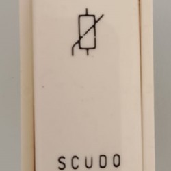 Limitatore di sovratensione 250 V~, con protezione